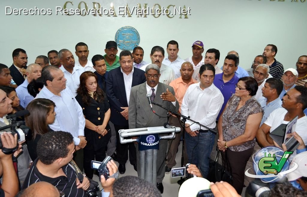 Ingeniero Rafael Martínez toma posesión en CORAAMOCA
